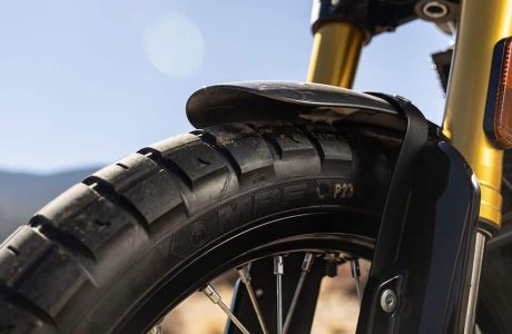 featureThree BJy2GEDg hPx1F